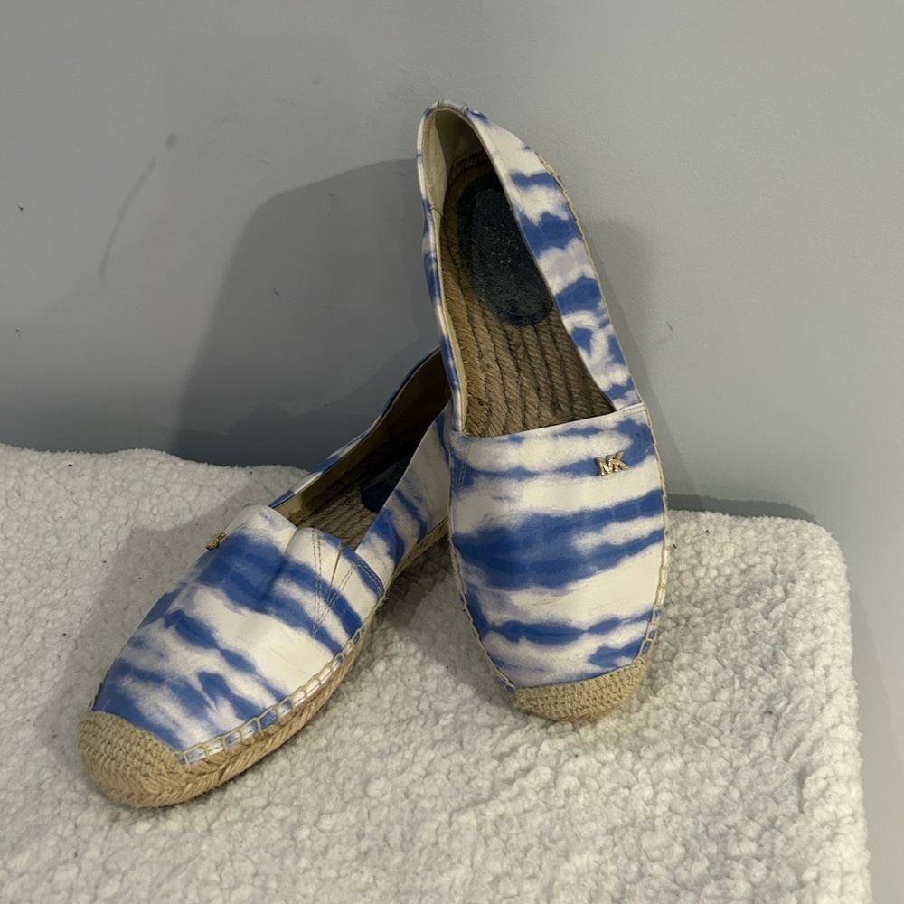 Michael Kors Women's Sz 5 Kendrick Espadrille Slip On Flats Blue White Tie Dye - Picture 2 of 14